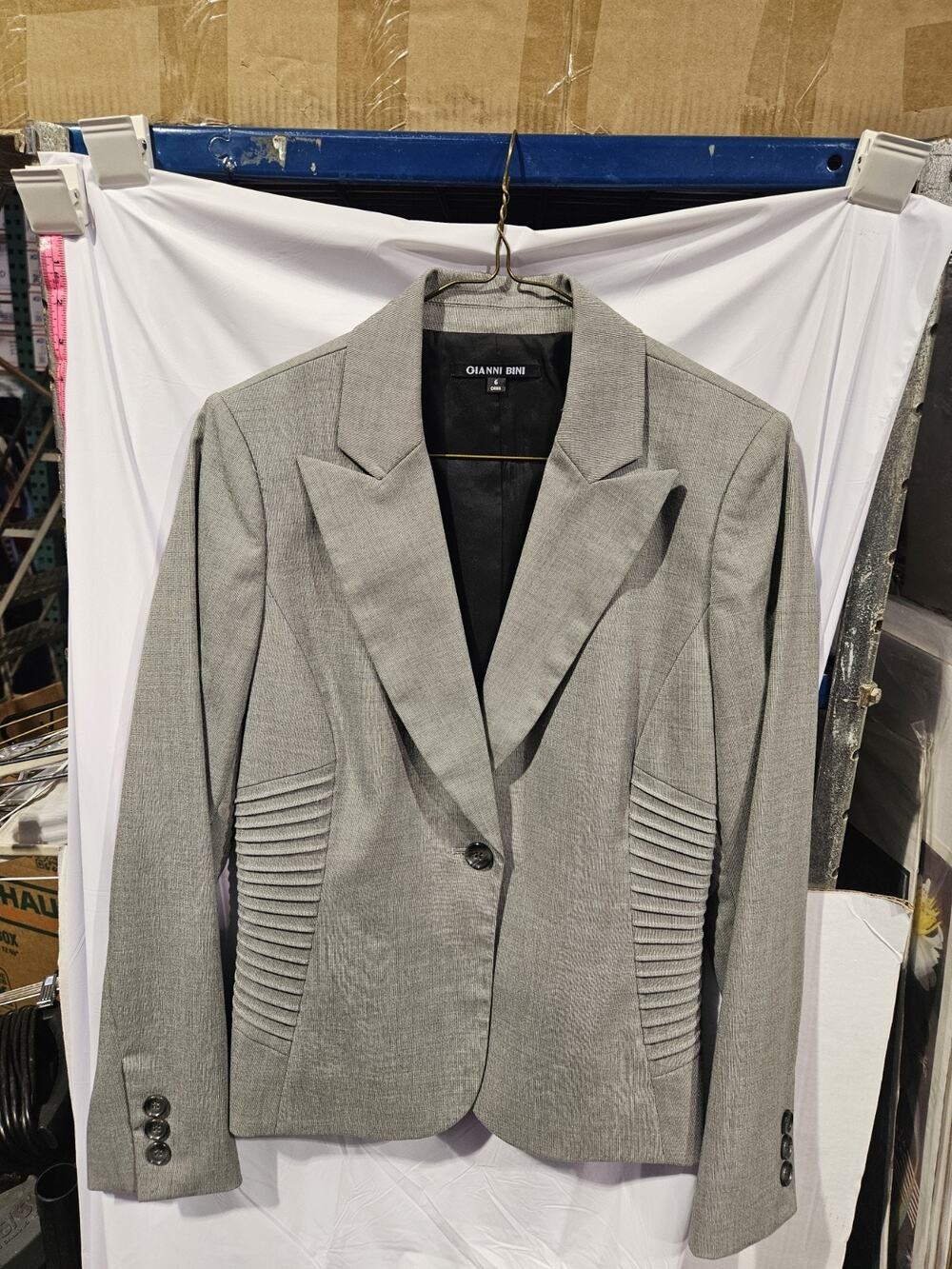 Gianni Bini Women's Jacket Tapered Sides Single Button Gray Size 6 TG2495